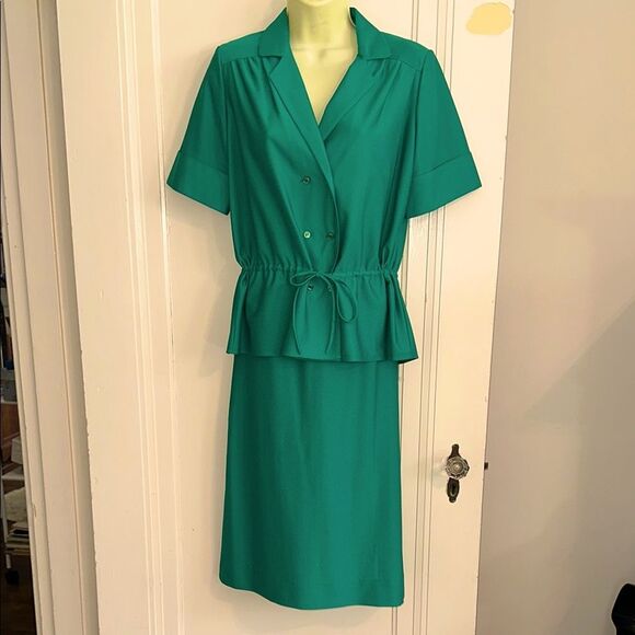 Vintage 70s Butte Brand Kelly Green Short Sleeve Two-Piece Polyester Skirt Set - Picture 1 of 8